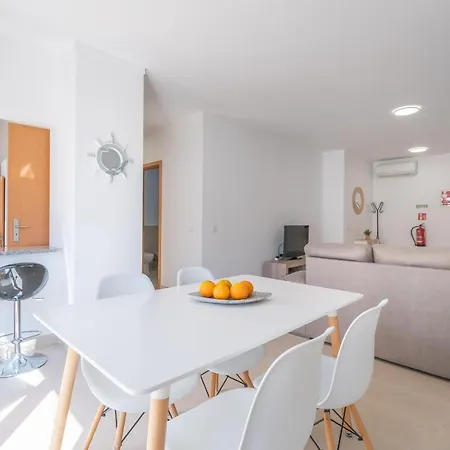 Delightful 2 Bedroom Apartment