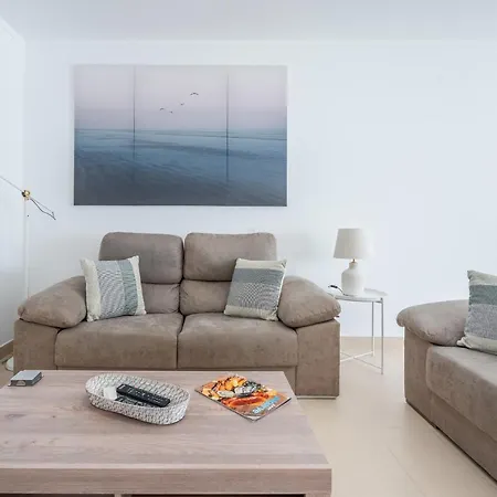 Delightful 2 Bedroom *