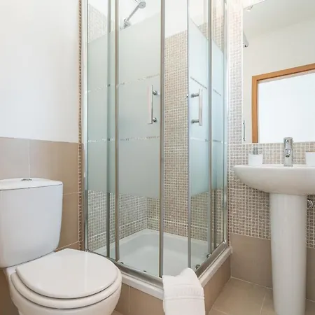 Delightful 2 Bedroom Apartment