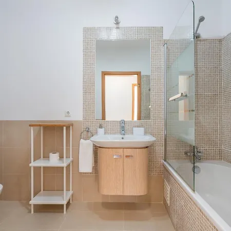 Delightful 2 Bedroom Apartman